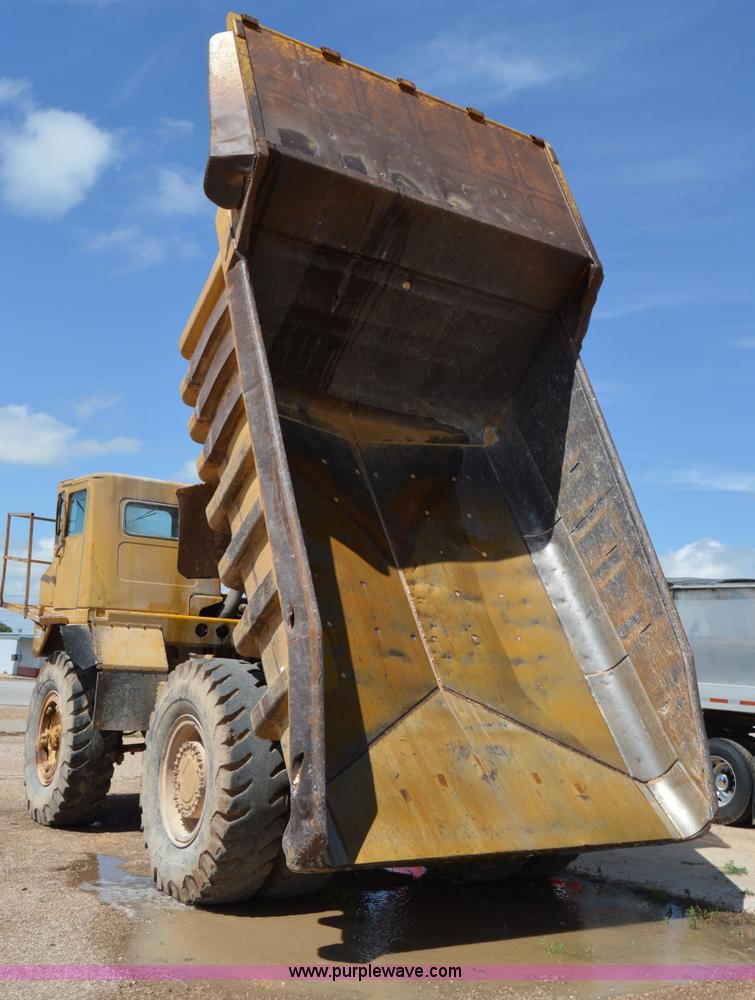 image for item H2938 1978 Caterpillar 769B haul truck