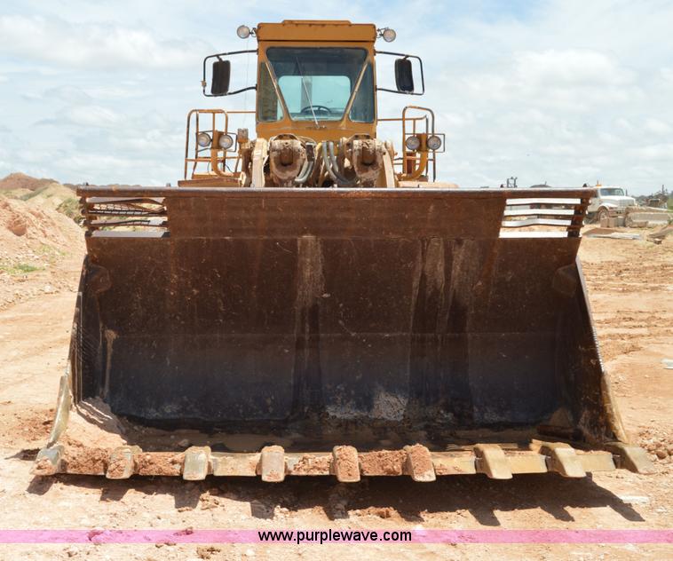 image for item H2940 1981 Caterpillar 988B wheel loader