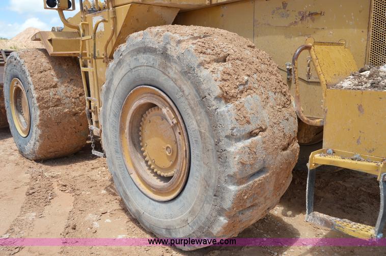 image for item H2940 1981 Caterpillar 988B wheel loader