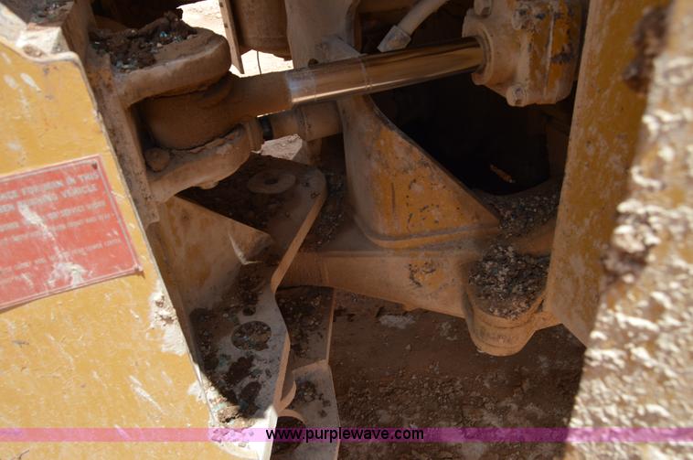 image for item H2940 1981 Caterpillar 988B wheel loader