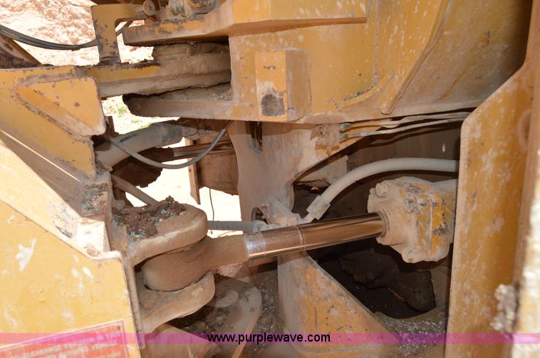 image for item H2940 1981 Caterpillar 988B wheel loader