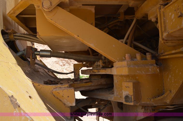 image for item H2940 1981 Caterpillar 988B wheel loader