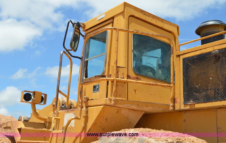 image for item H2940 1981 Caterpillar 988B wheel loader