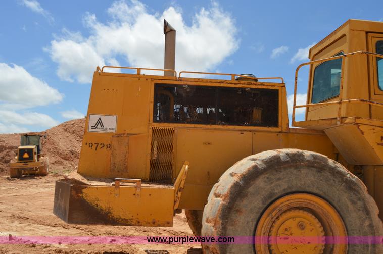 image for item H2940 1981 Caterpillar 988B wheel loader