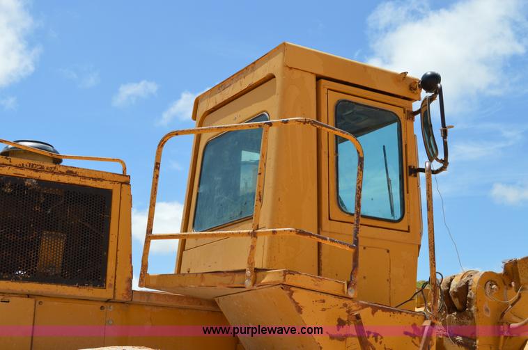 image for item H2940 1981 Caterpillar 988B wheel loader