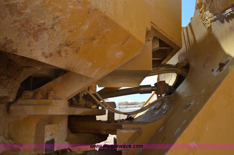 image for item H2940 1981 Caterpillar 988B wheel loader