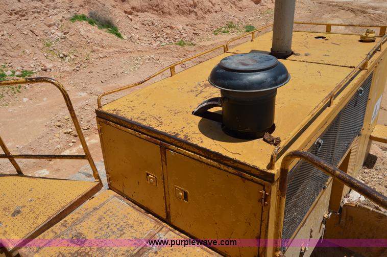 image for item H2940 1981 Caterpillar 988B wheel loader