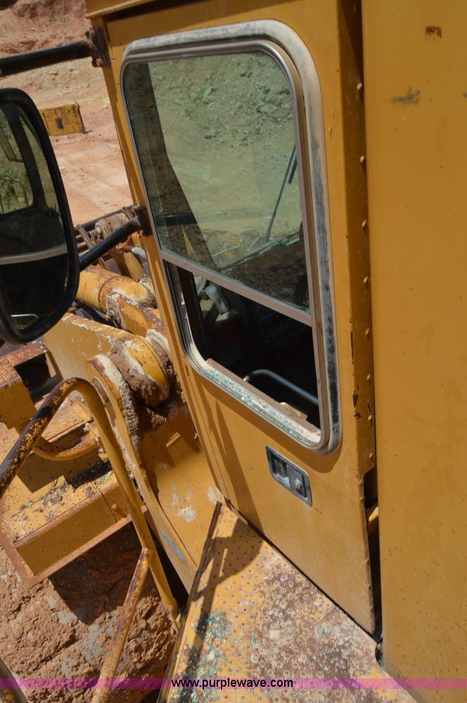 image for item H2940 1981 Caterpillar 988B wheel loader