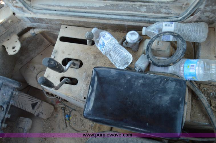 image for item H2940 1981 Caterpillar 988B wheel loader