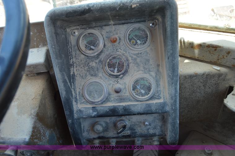 image for item H2940 1981 Caterpillar 988B wheel loader