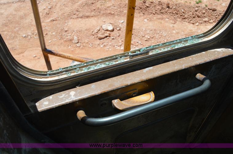 image for item H2940 1981 Caterpillar 988B wheel loader