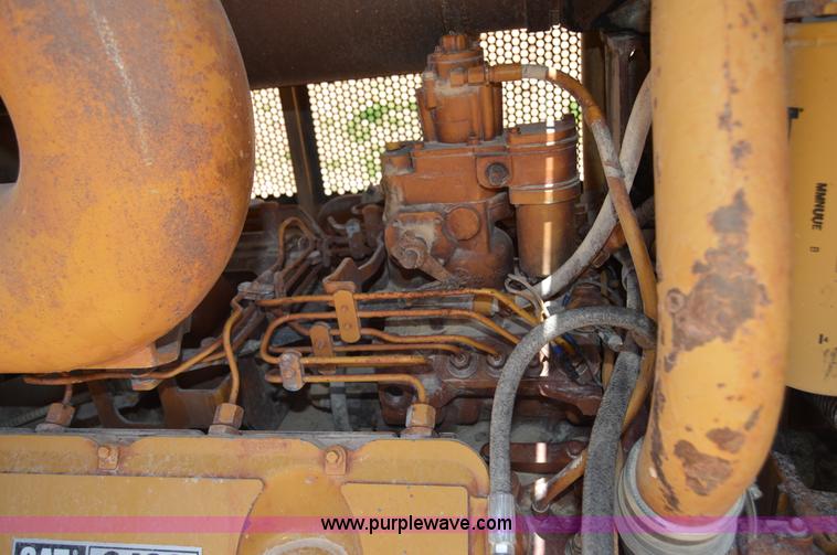 image for item H2940 1981 Caterpillar 988B wheel loader