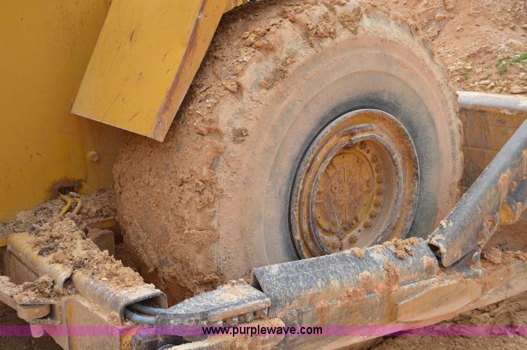 image for item H2941 1979 Caterpillar 824C wheel dozer