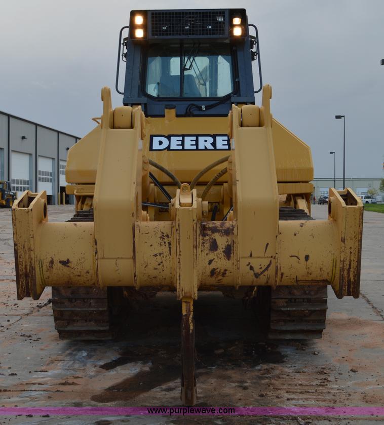 image for item H2951 2001 John Deere 1050C dozer