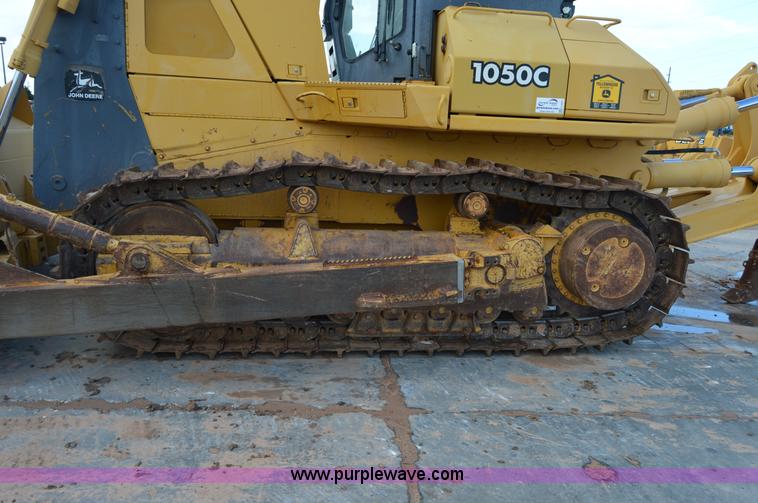 image for item H2951 2001 John Deere 1050C dozer