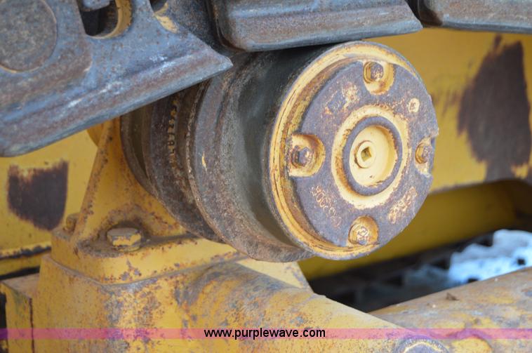 image for item H2951 2001 John Deere 1050C dozer