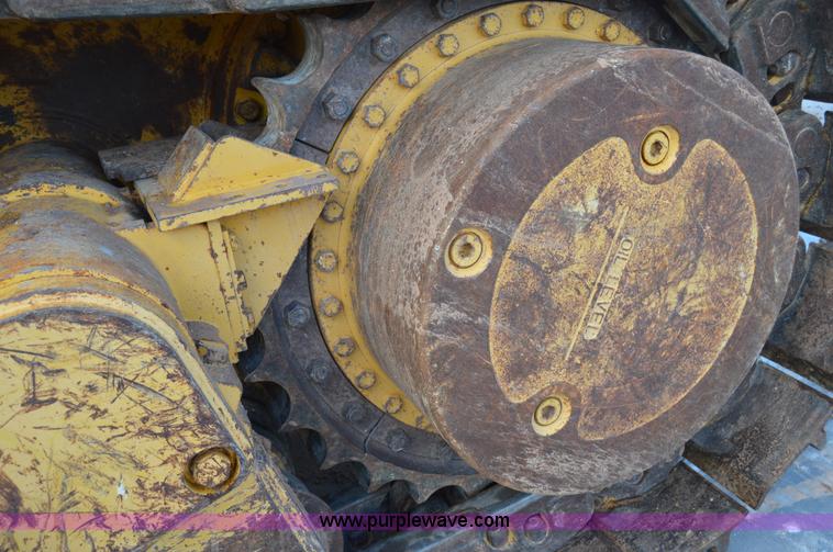 image for item H2951 2001 John Deere 1050C dozer