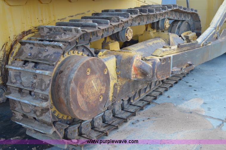 image for item H2951 2001 John Deere 1050C dozer
