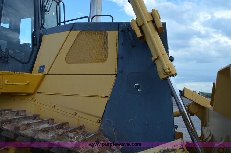 image for item H2951 2001 John Deere 1050C dozer