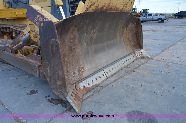 image for item H2951 2001 John Deere 1050C dozer
