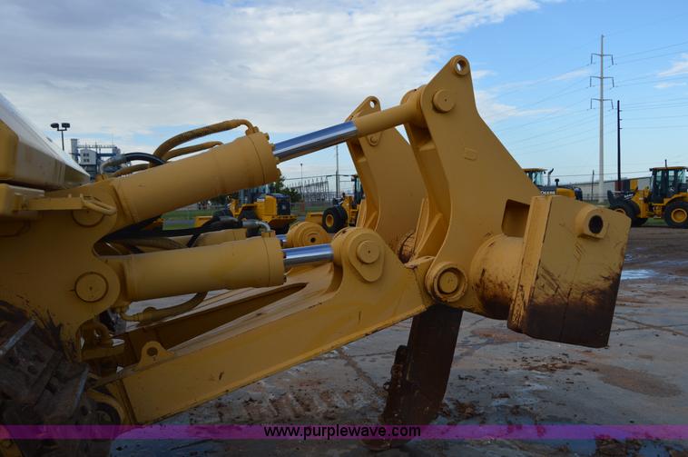 image for item H2951 2001 John Deere 1050C dozer