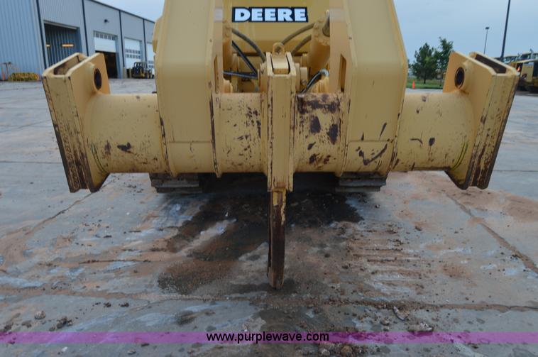image for item H2951 2001 John Deere 1050C dozer