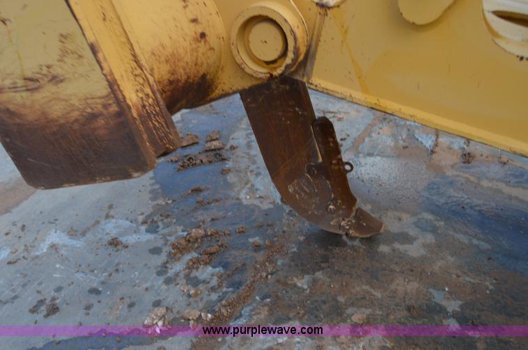 image for item H2951 2001 John Deere 1050C dozer