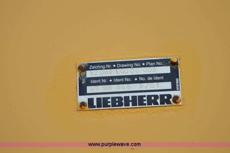 image for item H2951 2001 John Deere 1050C dozer