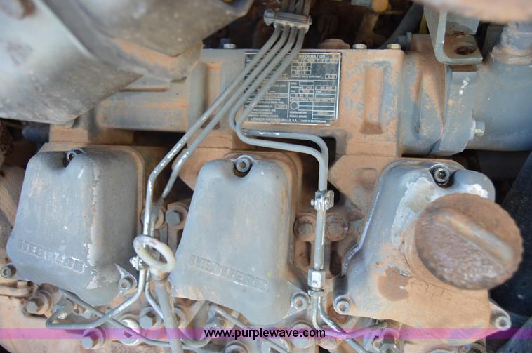 image for item H2951 2001 John Deere 1050C dozer