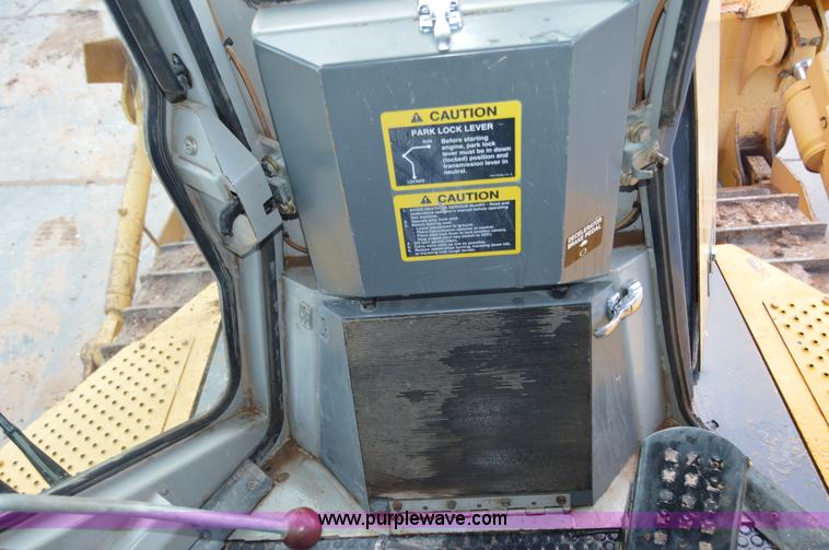 image for item H2951 2001 John Deere 1050C dozer