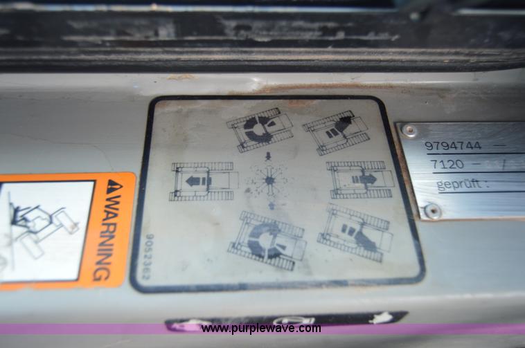 image for item H2951 2001 John Deere 1050C dozer