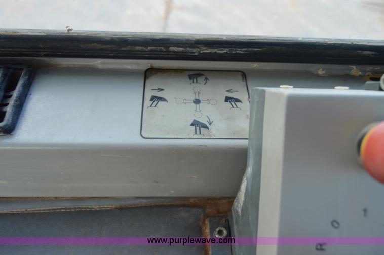 image for item H2951 2001 John Deere 1050C dozer