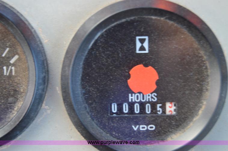 image for item H2951 2001 John Deere 1050C dozer