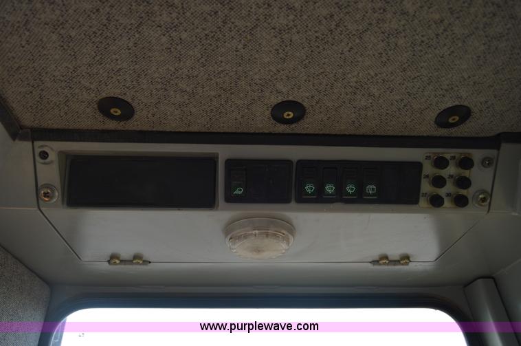 image for item H2951 2001 John Deere 1050C dozer