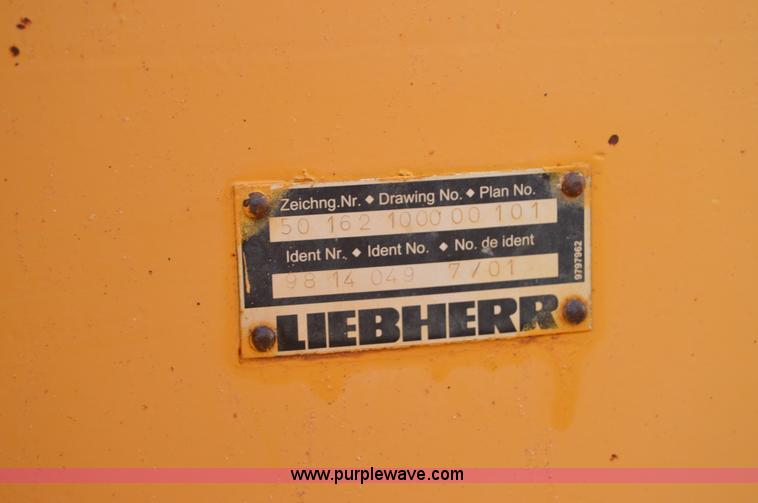 image for item H2951 2001 John Deere 1050C dozer