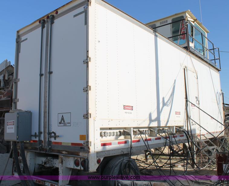 image for item H2957 2005 Trailmobile electric control van