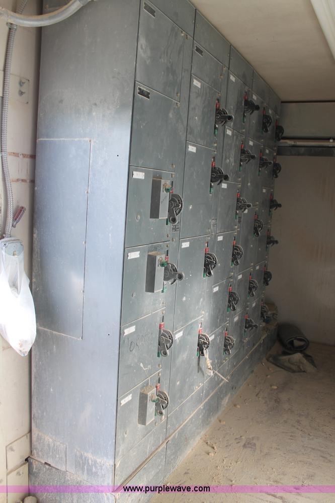 image for item H2957 2005 Trailmobile electric control van