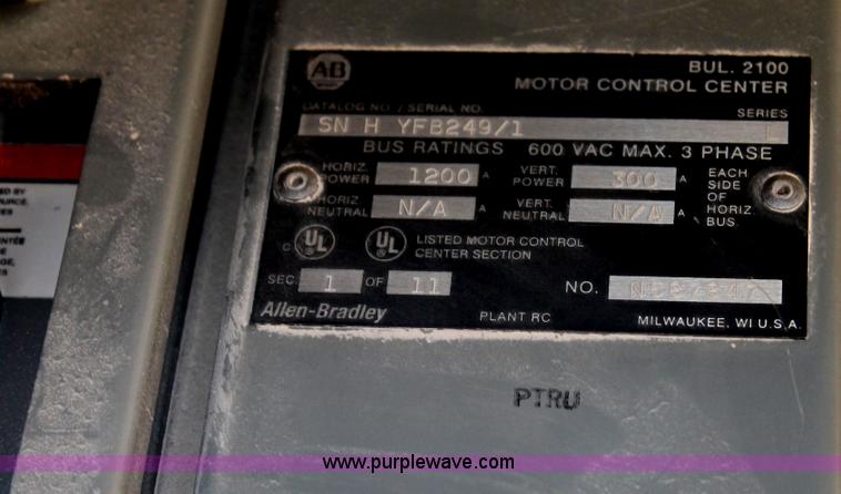 image for item H2957 2005 Trailmobile electric control van