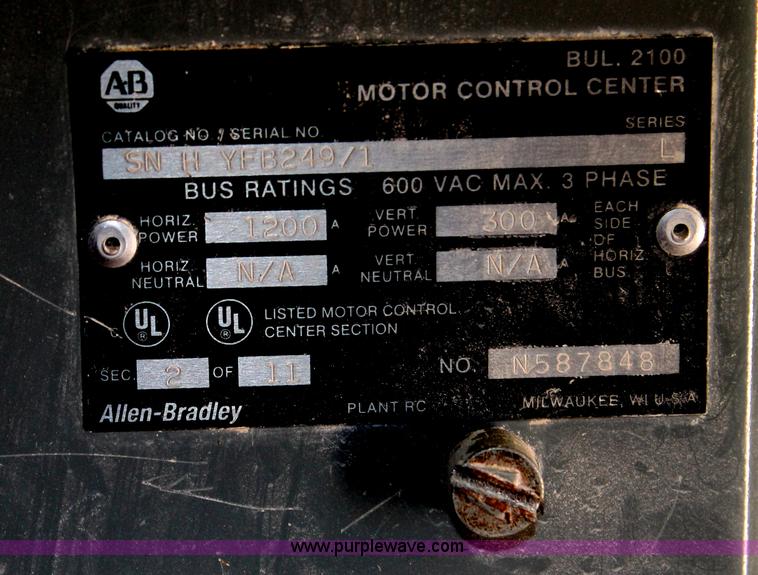 image for item H2957 2005 Trailmobile electric control van