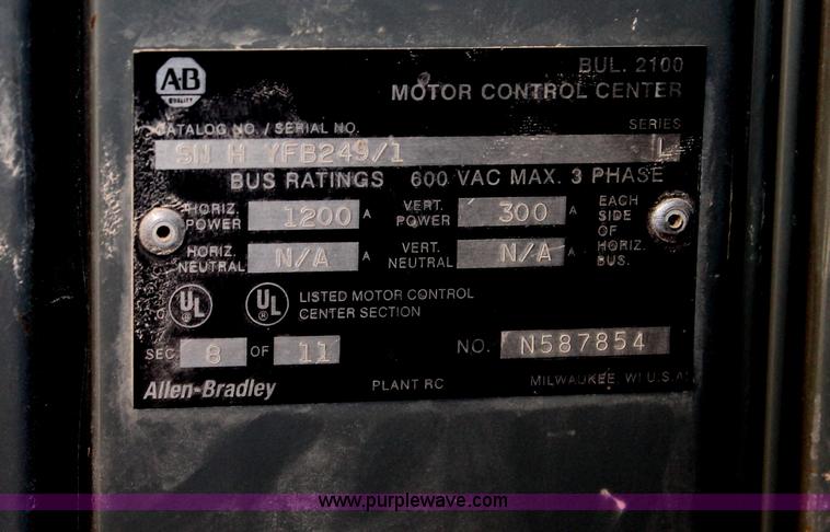 image for item H2957 2005 Trailmobile electric control van