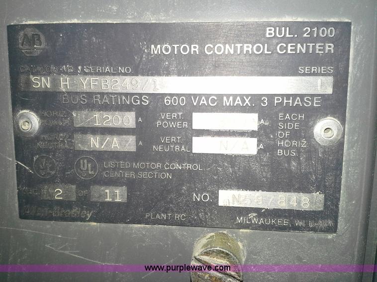 image for item H2957 2005 Trailmobile electric control van