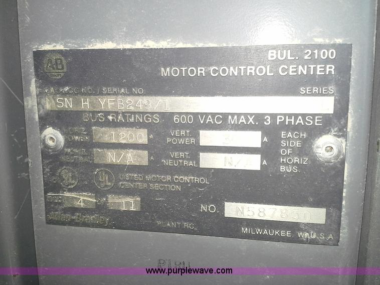 image for item H2957 2005 Trailmobile electric control van