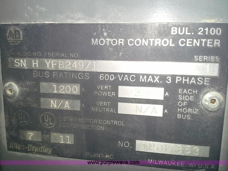 image for item H2957 2005 Trailmobile electric control van