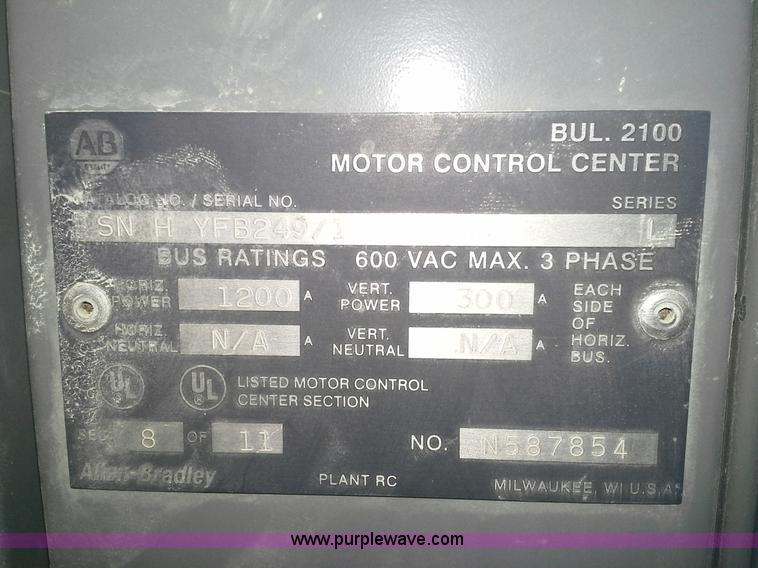 image for item H2957 2005 Trailmobile electric control van