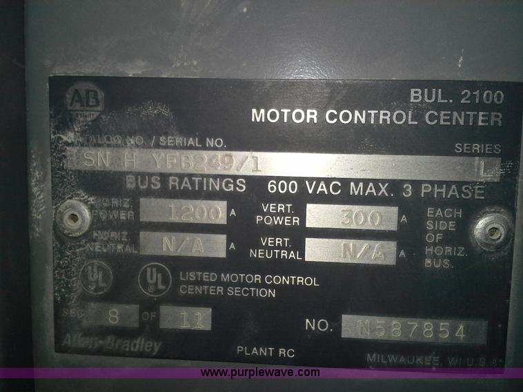 image for item H2957 2005 Trailmobile electric control van