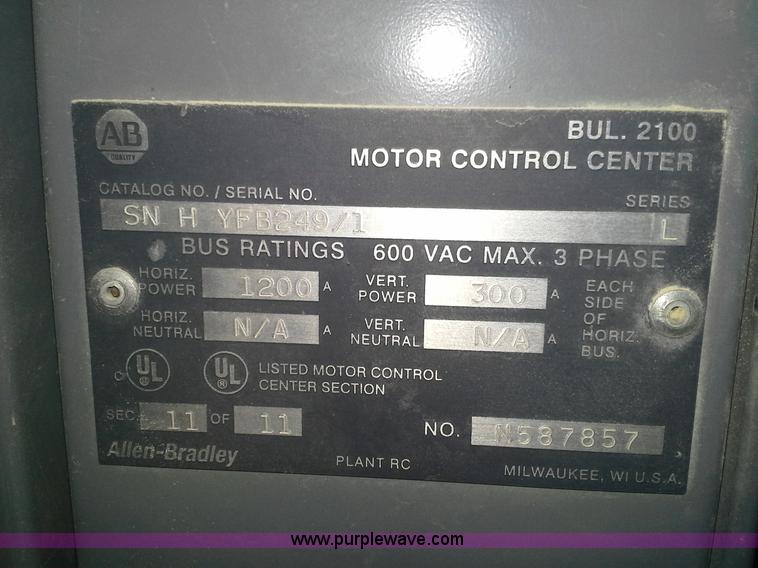 image for item H2957 2005 Trailmobile electric control van