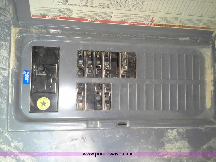 image for item H2957 2005 Trailmobile electric control van