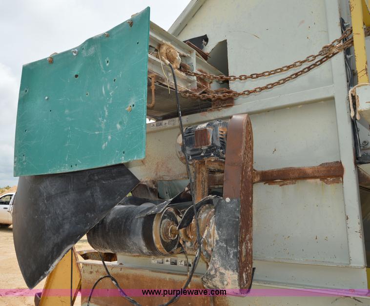 image for item H2970 1979 Cedarapids 7203-38 portable screening plant