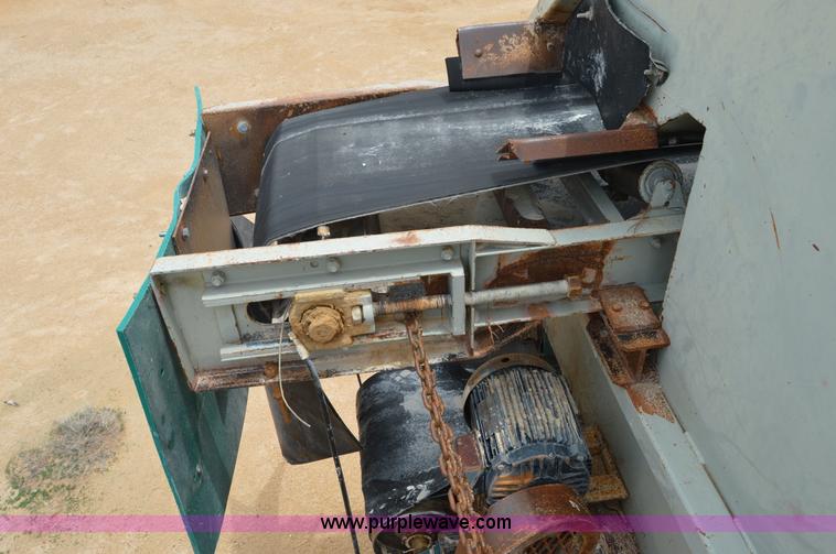 image for item H2970 1979 Cedarapids 7203-38 portable screening plant