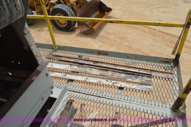 image for item H2970 1979 Cedarapids 7203-38 portable screening plant